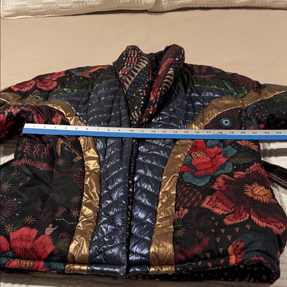 FARM Rio Black Wild Bananas Metallic Reversible Oversized Puffer Jacket - Picture 11 of 16